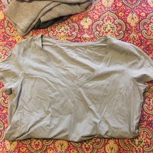 Lululemon tee